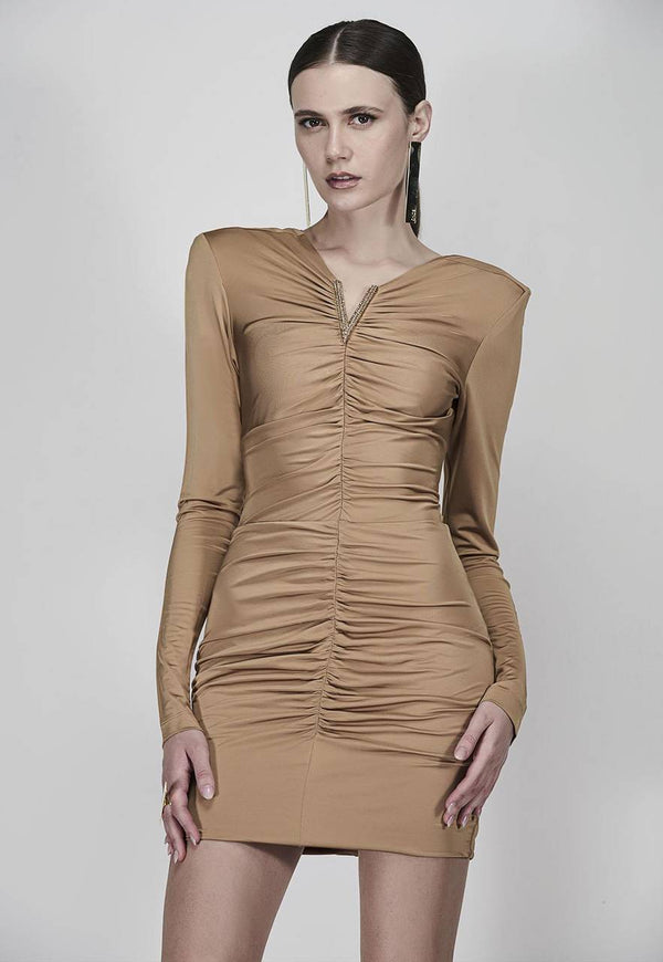 VESTIDO CURTO COM METAL V DE CRISTAIS