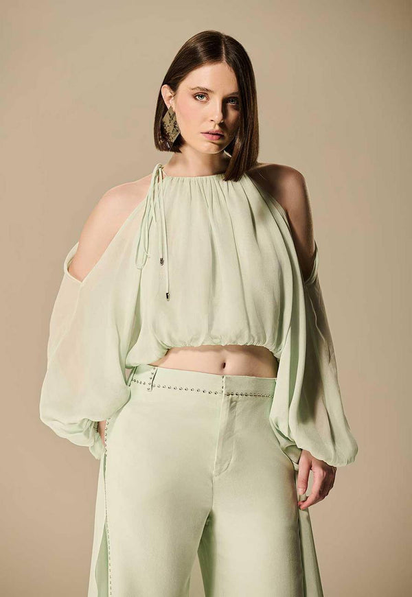 BLUSA COM CAUDA MANGA AMPLA VISTA OMBROS